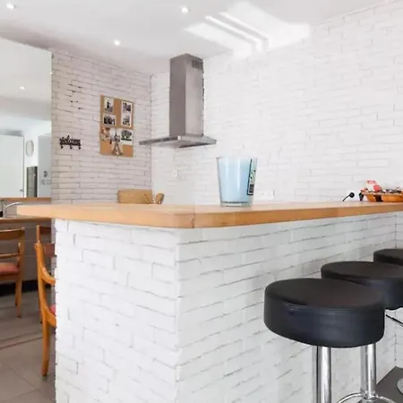 Center Perfect 3 Bedroom 公寓 *